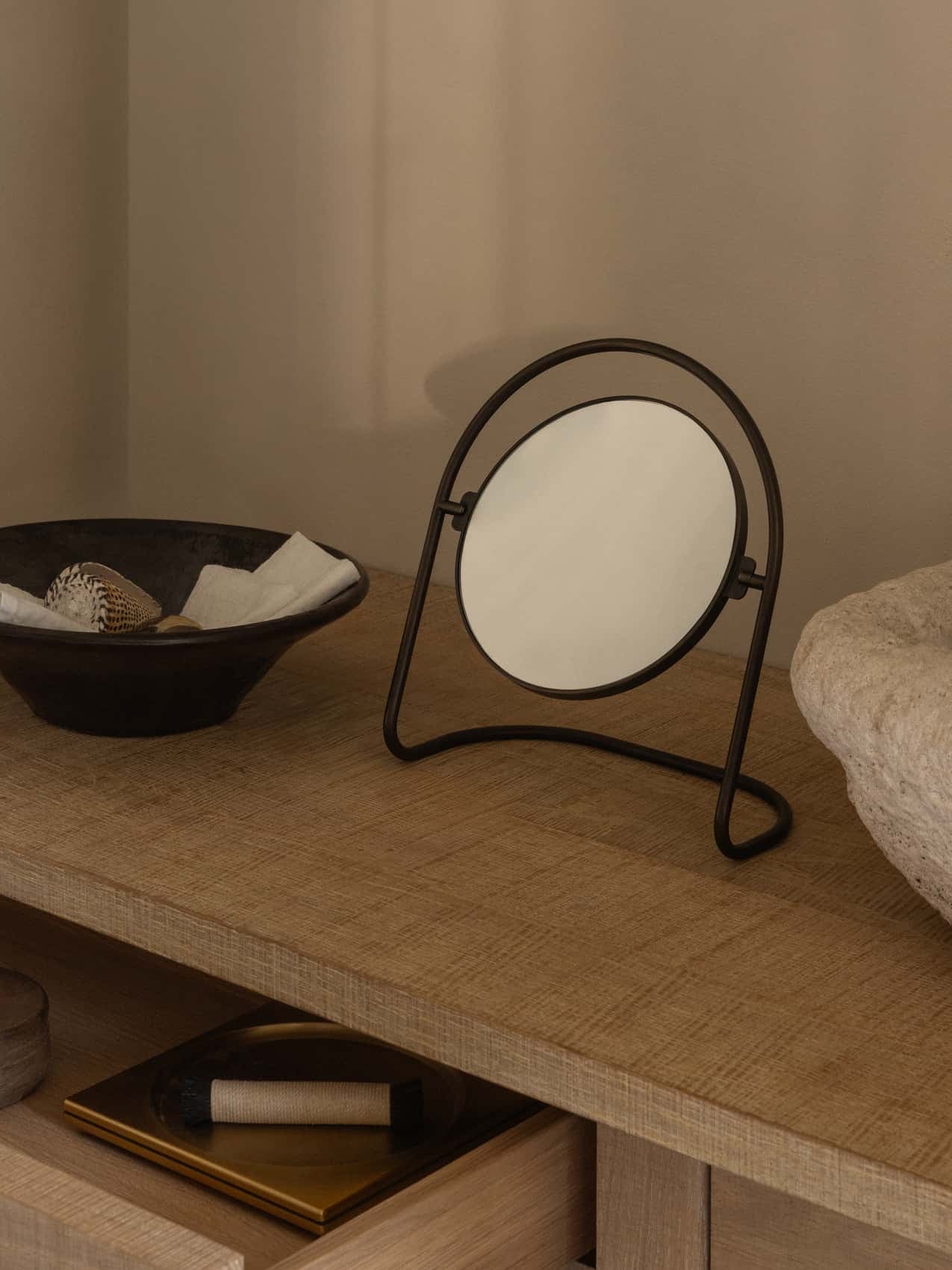Nimbus Table Mirror | Elegant table mirror by Krøyer-Sætter-Lassen