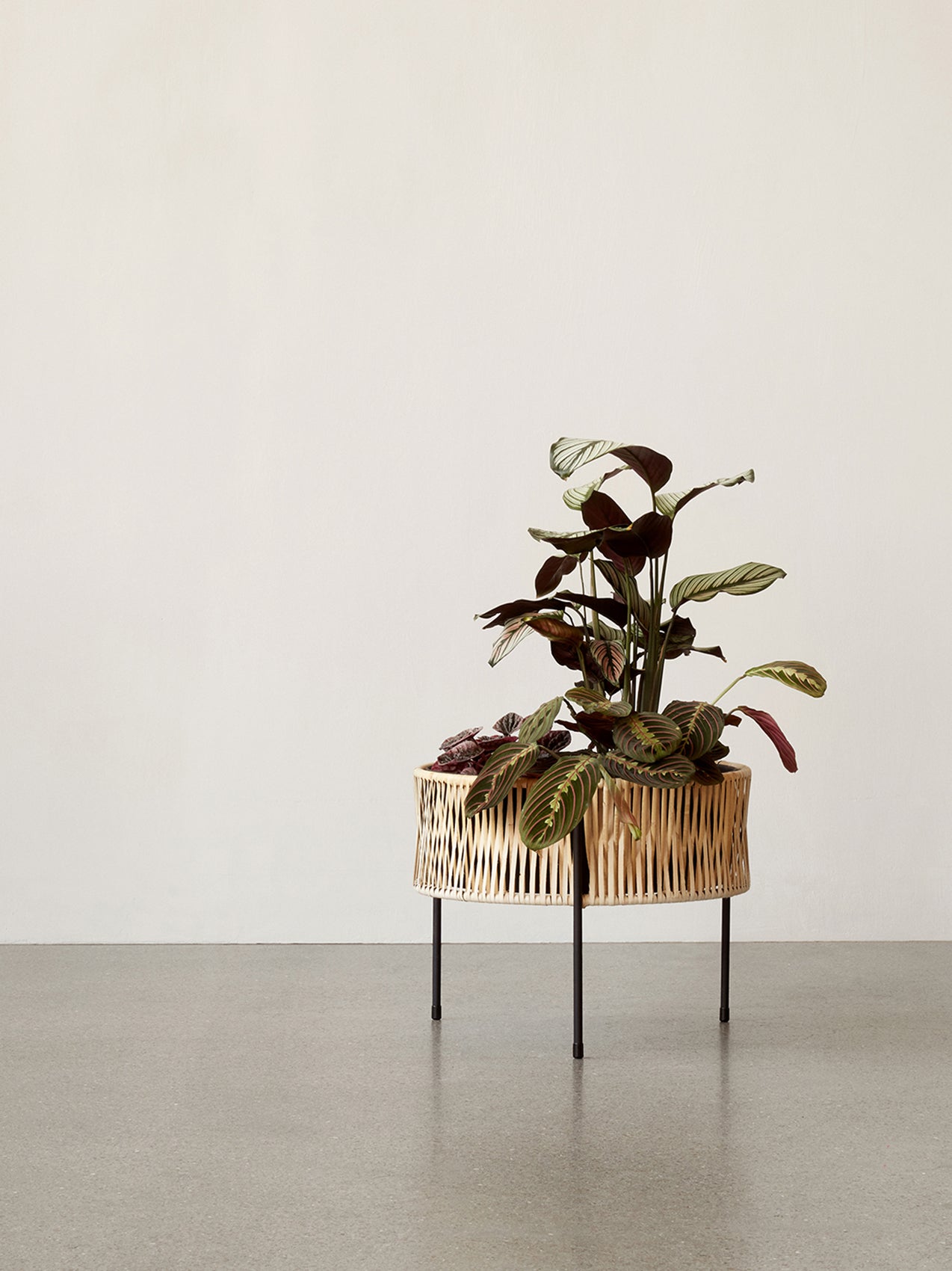 woven planter with legs Umanoff Planter, 32,5