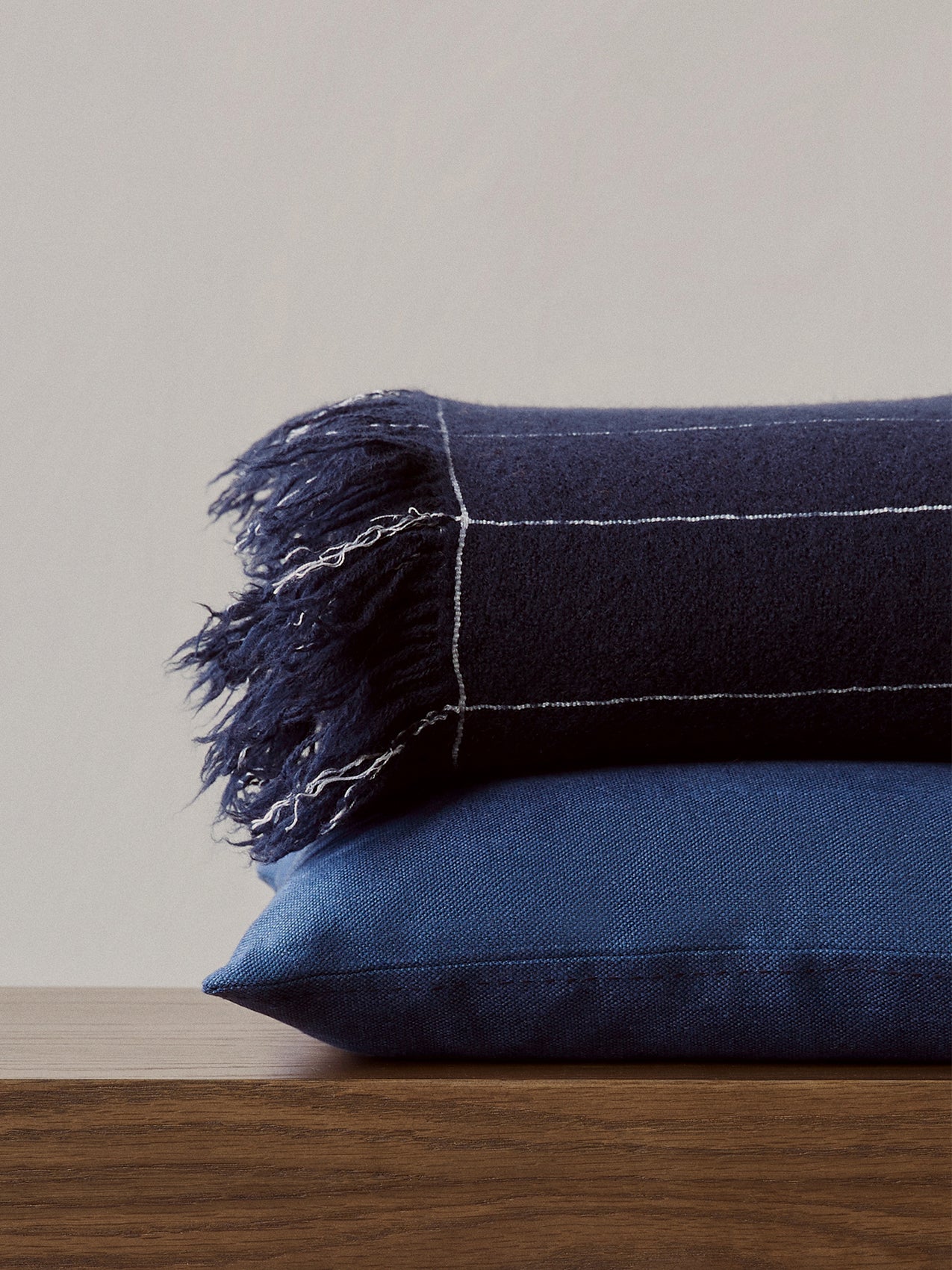 Battus Throw