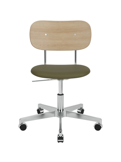 Co Task Chair with a natural oak backrest, olive Sierra 0441 leather seat, and a polished aluminium base with castors.