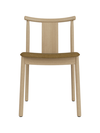 Merkur Dining Chair in natural oak featuring a textured brown Audo Bouclé 06 upholstered seat on a white background.