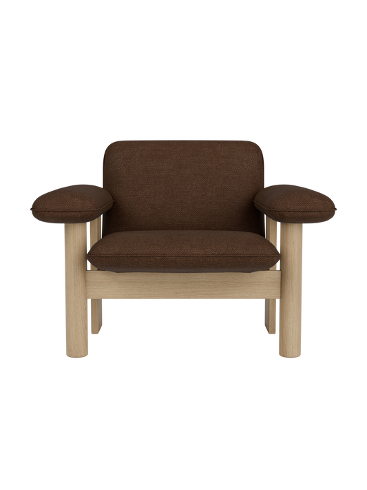Brasilia Lounge Chair in brown Audo Bouclé 07 fabric with a solid natural oak frame and low back profile.
