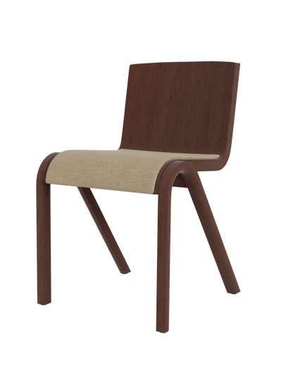 Ready Dining Chair with red stained oak frame and a textured light beige Audo Bouclé 02 upholstered seat.