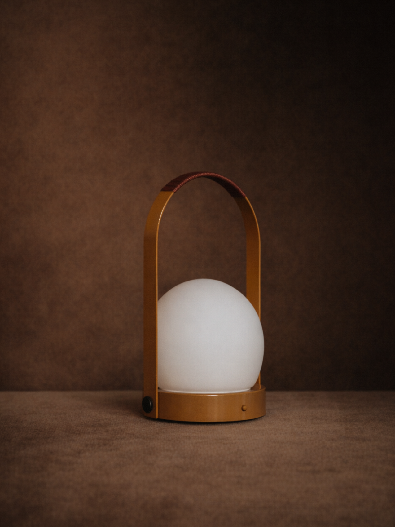 Audo  Carrie LED Lamp ゴールド Carrie Table Lamp by Norm Architects | Audo Furniture & Decor