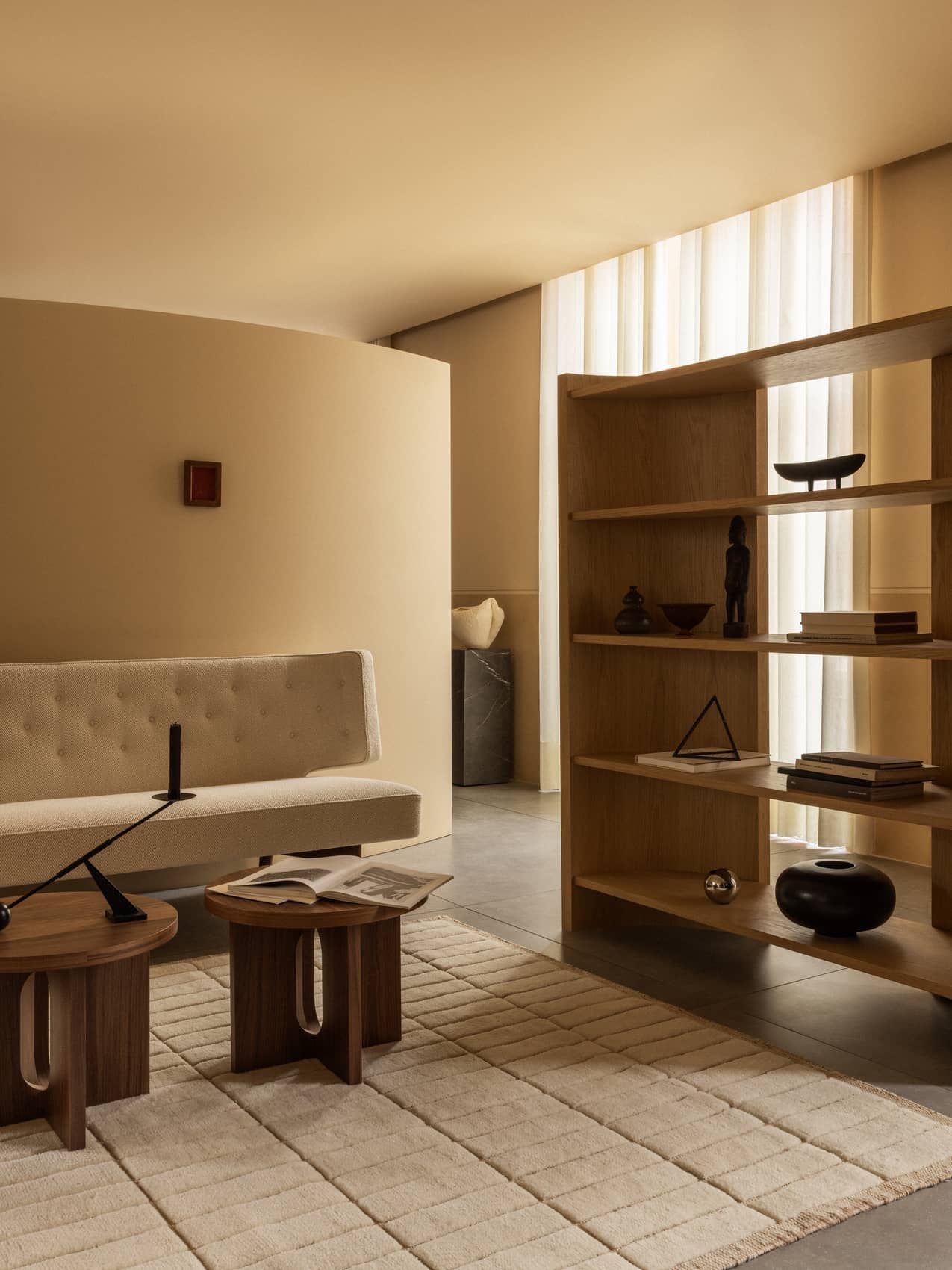 Androgyne Side Table, Ø50