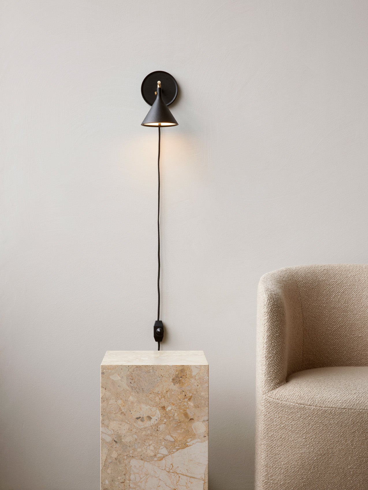 Cast Sconce Wall Lamp with Diffuser, Dimmable