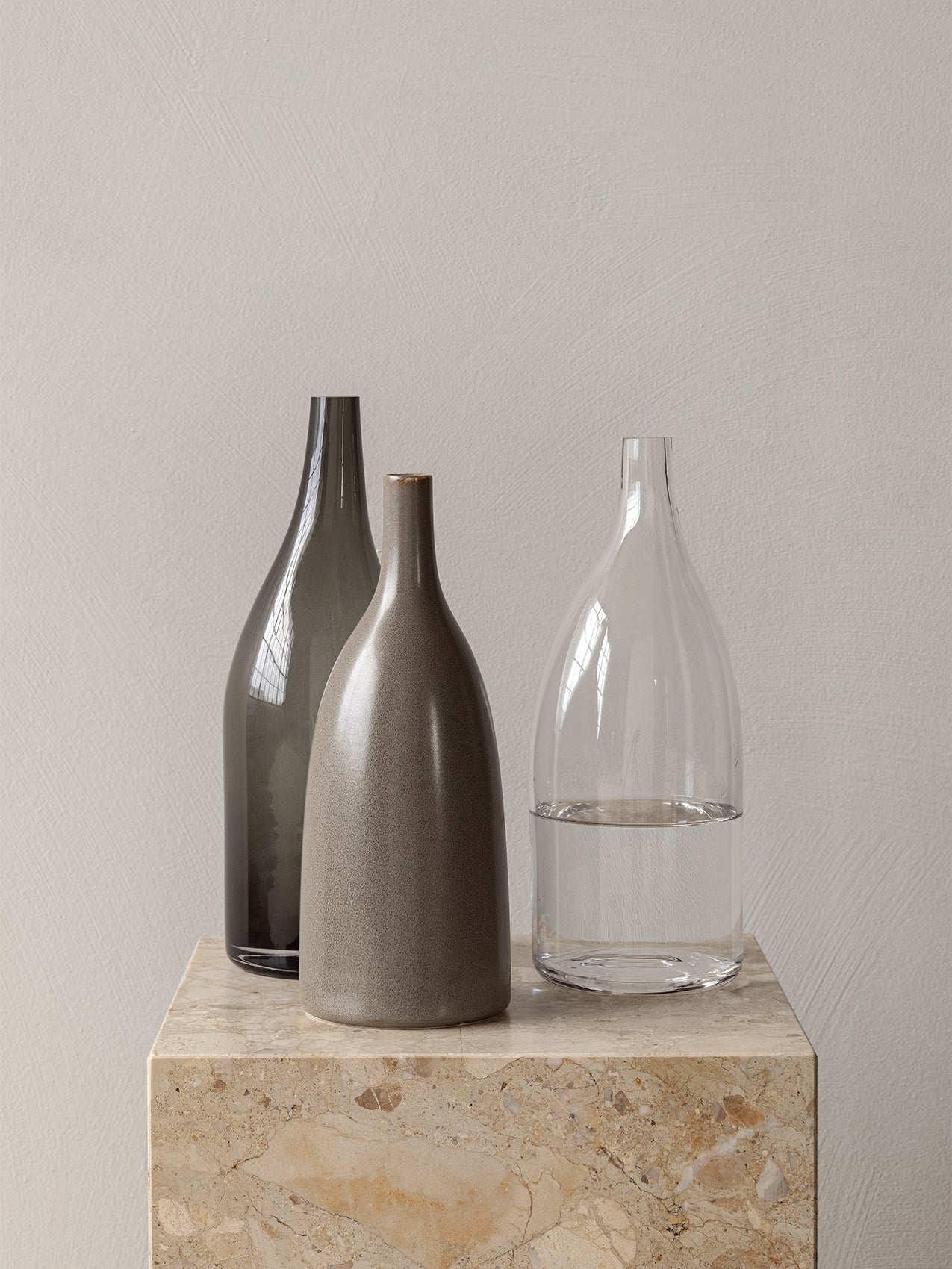 Strandgade Stem Vase | Elegant stoneware vase by Mentze Ottenstein